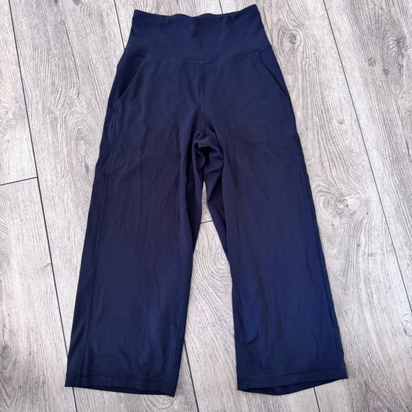 lululemon athletica  High Waist Shorts - Picture 1 of 3